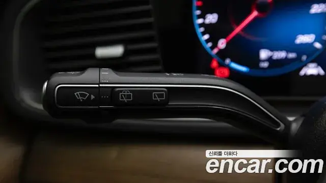 Mercedes-Benz GLE-Class 2021 — ფოტო 7/20