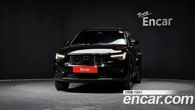 Volvo XC40 2025 — ფოტო 10/20