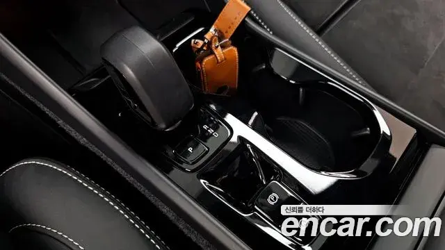 Volvo XC40 2025 — ფოტო 6/20