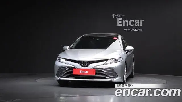 Toyota Camry 2018 — Şəkil 3/20
