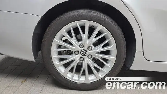 Toyota Camry 2018 — Şəkil 5/20