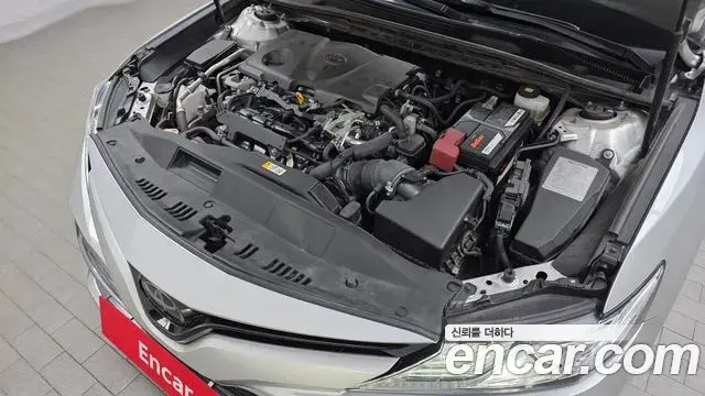 Toyota Camry 2018 — Şəkil 6/20