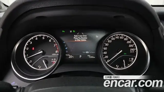 Toyota Camry 2018 — Şəkil 8/20