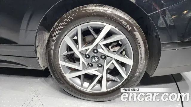 Hyundai Grandeur Hybrid 2023 — Photo 6/20