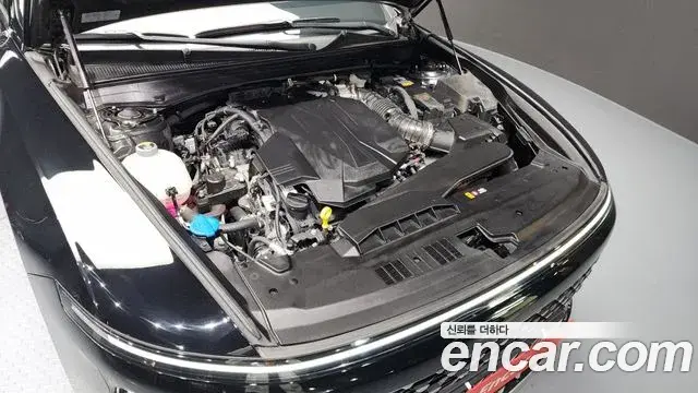 Hyundai Grandeur Hybrid 2023 — Photo 4/20