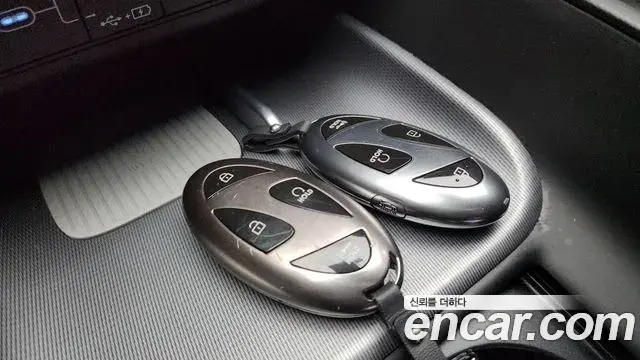 Hyundai Grandeur Hybrid 2023 — Photo 9/20