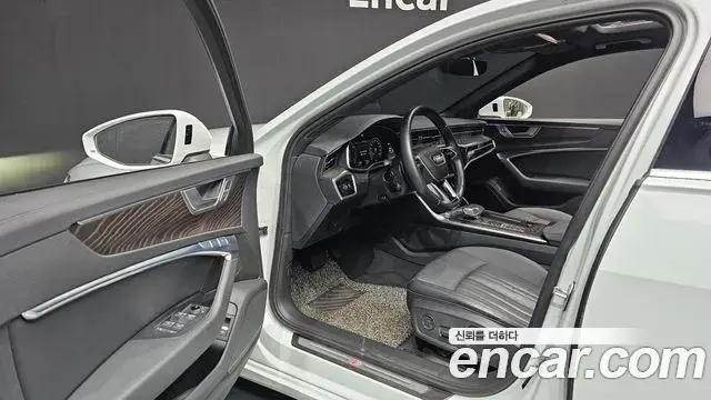 Audi A6 2020 — ფოტო 16/32