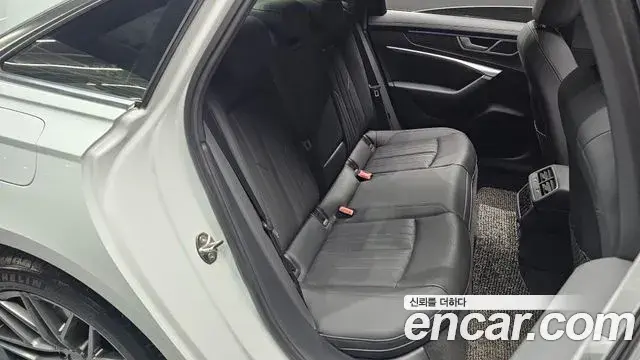 Audi A6 2020 — ფოტო 26/32