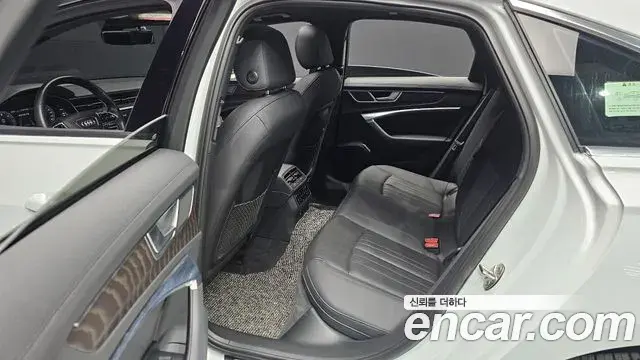Audi A6 2020 — ფოტო 23/32
