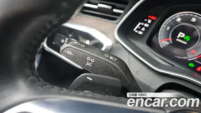 Audi A6 2020 — ფოტო 31/32