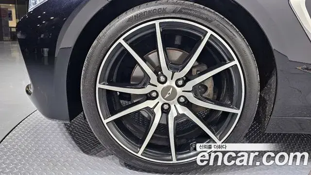 Genesis G70 2019 — ფოტო 14/20