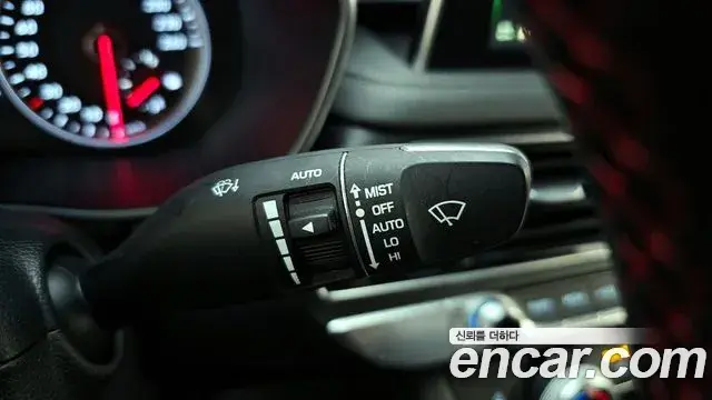 Genesis G70 2019 — ფოტო 13/20