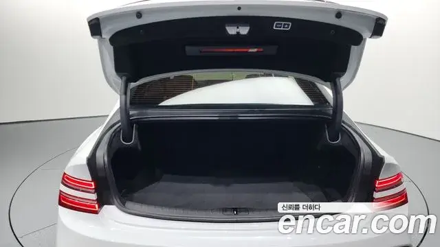 Genesis G80 2023 — Photo 15/20