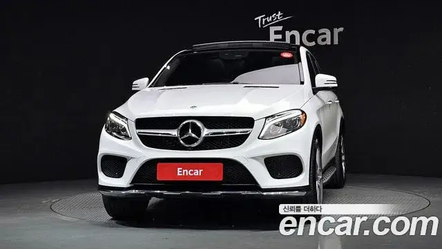 Mercedes-Benz GLE-Class 2018 — Şəkil 7/31