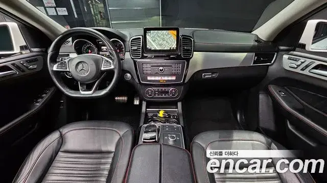 Mercedes-Benz GLE-Class 2018 — Şəkil 8/31