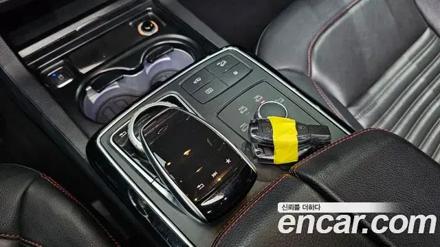 Mercedes-Benz GLE-Class 2018 — Şəkil 9/31