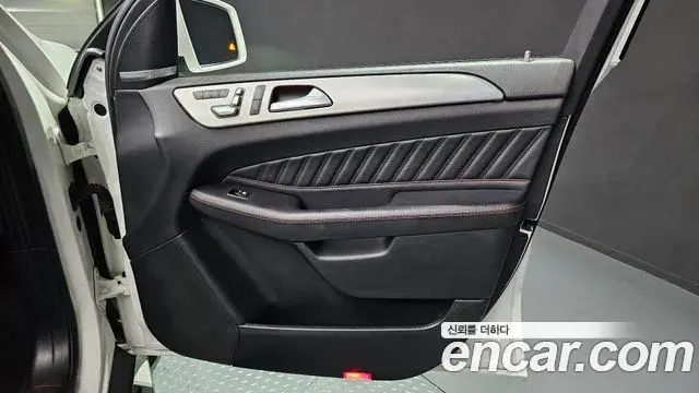 Mercedes-Benz GLE-Class 2018 — Şəkil 4/31