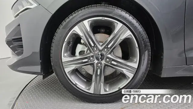 Kia K5 2023 — Photo 23/30