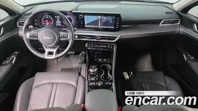 Kia K5 2023 — Photo 2/30