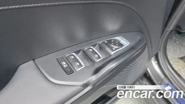 Kia K5 2023 — Photo 16/30