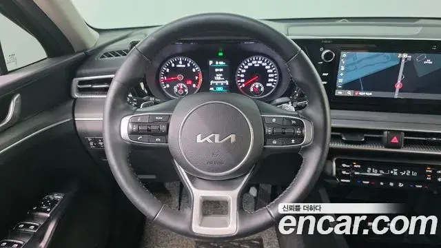 Kia K5 2023 — Photo 28/30