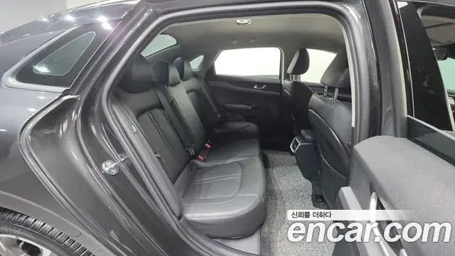 Kia K5 2023 — Photo 5/30
