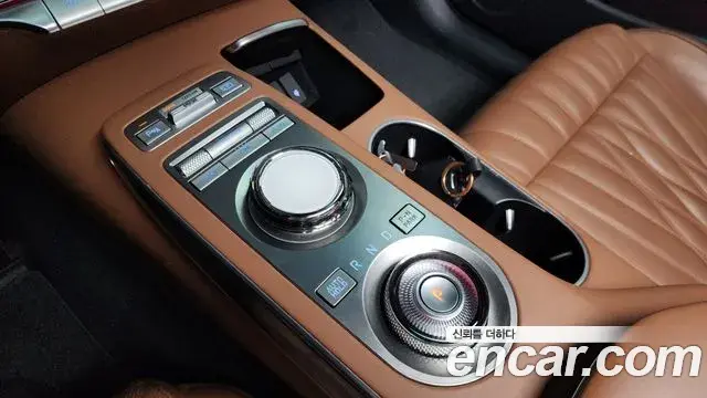 Genesis GV70 2022 — ფოტო 12/20