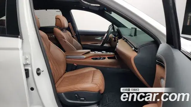 Genesis GV70 2022 — ფოტო 20/20