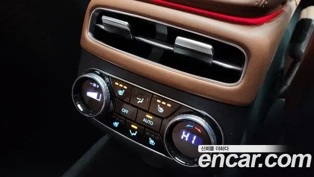Genesis GV70 2022 — ფოტო 19/20
