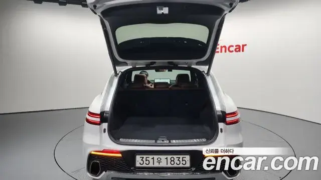 Genesis GV70 2022 — ფოტო 16/20