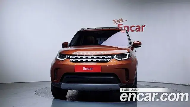 Land Rover Discovery 5 2019 — ფოტო 13/20