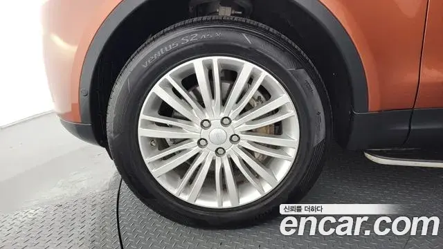 Land Rover Discovery 5 2019 — ფოტო 4/20