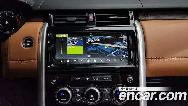 Land Rover Discovery 5 2019 — ფოტო 16/20