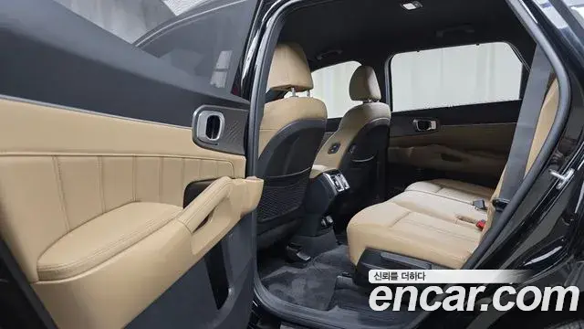 Kia Sorento 2023 — Şəkil 18/34