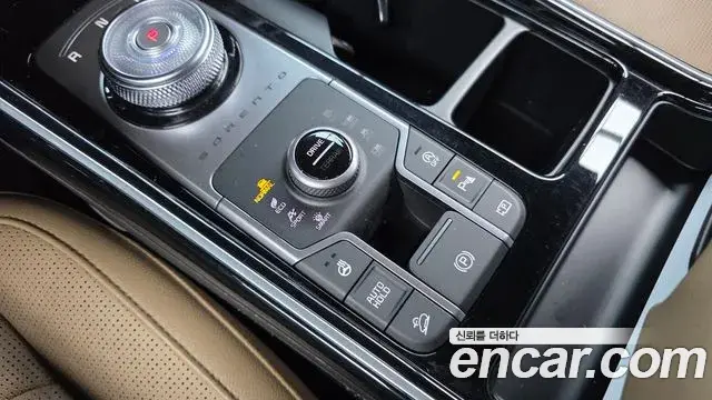 Kia Sorento 2023 — Şəkil 9/34