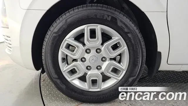 Hyundai Staria 2022 — Photo 5/20