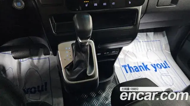 Hyundai Staria 2022 — Photo 9/20