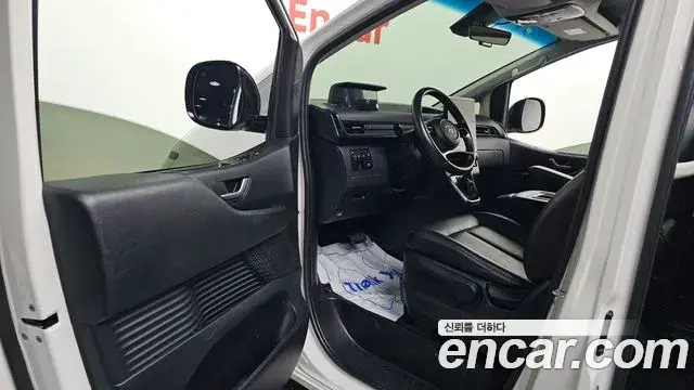 Hyundai Staria 2022 — Photo 10/20