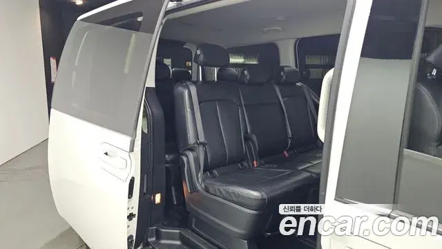 Hyundai Staria 2022 — Photo 11/20