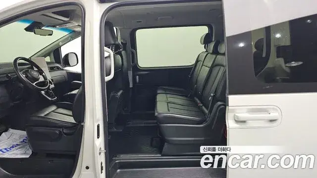 Hyundai Staria 2022 — Photo 12/20