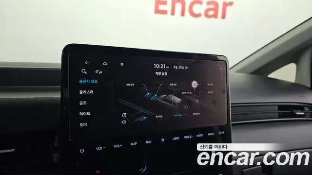 Hyundai Staria 2022 — Photo 18/20