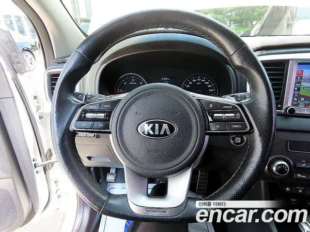 Kia Sportage The Bold 2018 — Photo 8/19