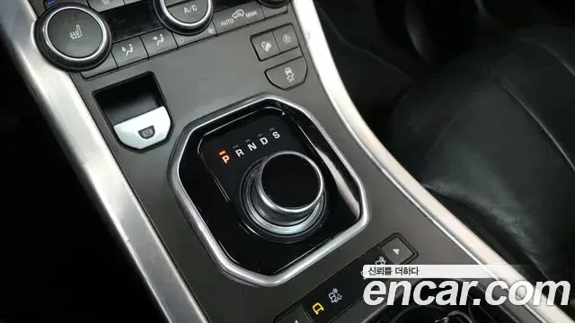 Land Rover Range Rover Evoque 2018 — ფოტო 13/32
