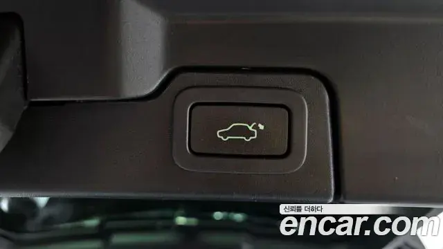 Land Rover Range Rover Evoque 2018 — ფოტო 19/32