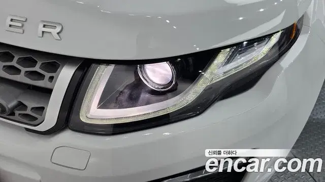 Land Rover Range Rover Evoque 2018 — ფოტო 17/32