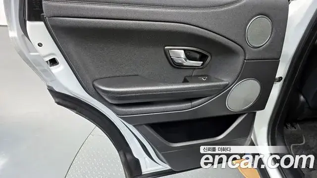Land Rover Range Rover Evoque 2018 — ფოტო 16/32
