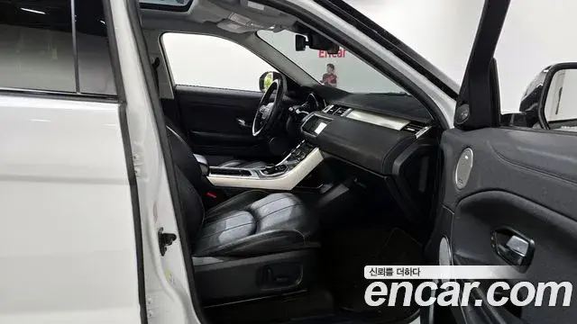 Land Rover Range Rover Evoque 2018 — ფოტო 4/32