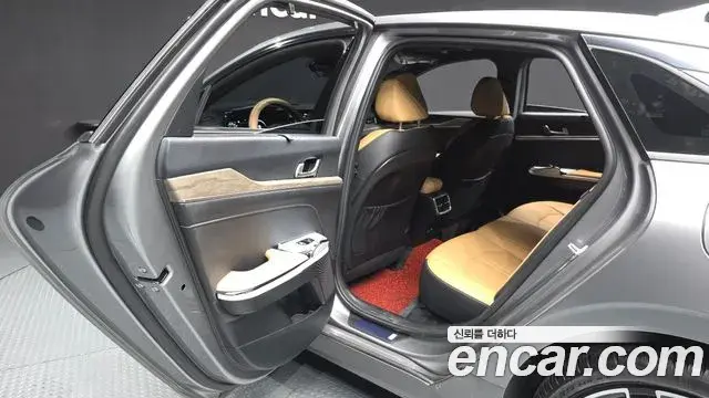 Kia K5 2023 — Photo 10/33