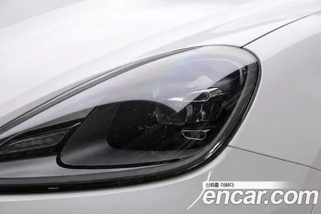 Porsche Cayenne 2022 — ფოტო 16/20