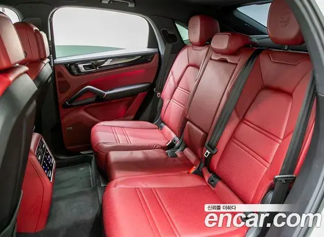 Porsche Cayenne 2022 — ფოტო 20/20